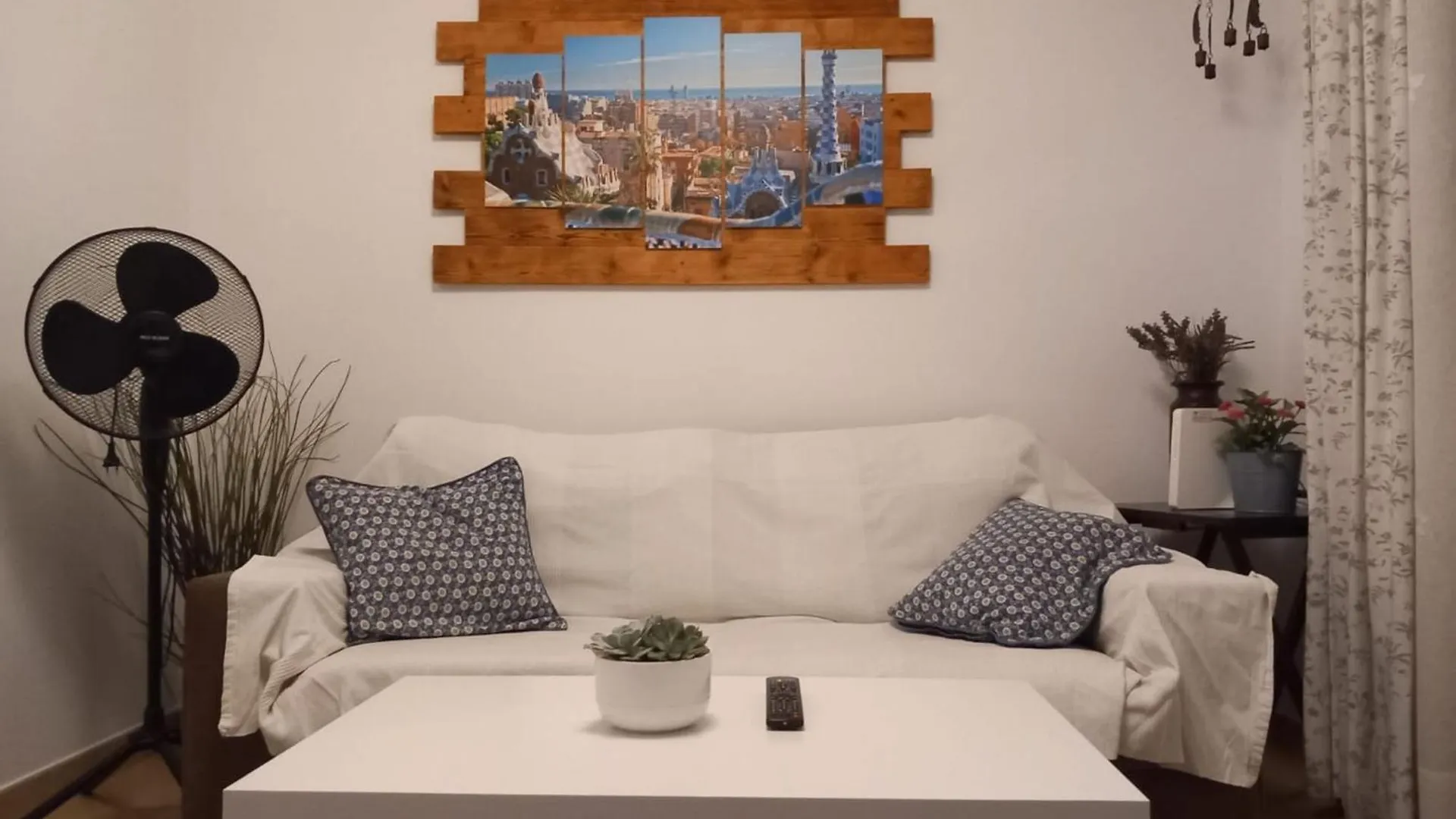 Cozy Apartment Near The Beach Barcelona